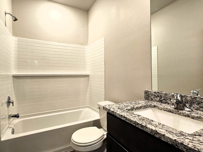 Building Photo - 1708 Amaranth Ln