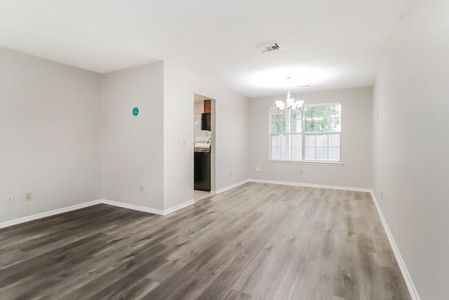 Building Photo - 10046 Lazy Meadows Dr