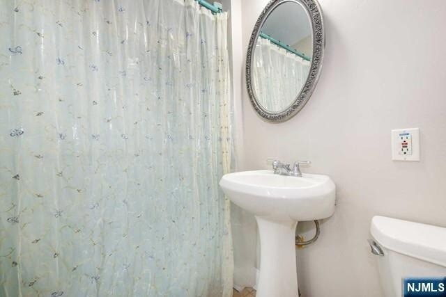 Building Photo - 19 Southwynde Dr