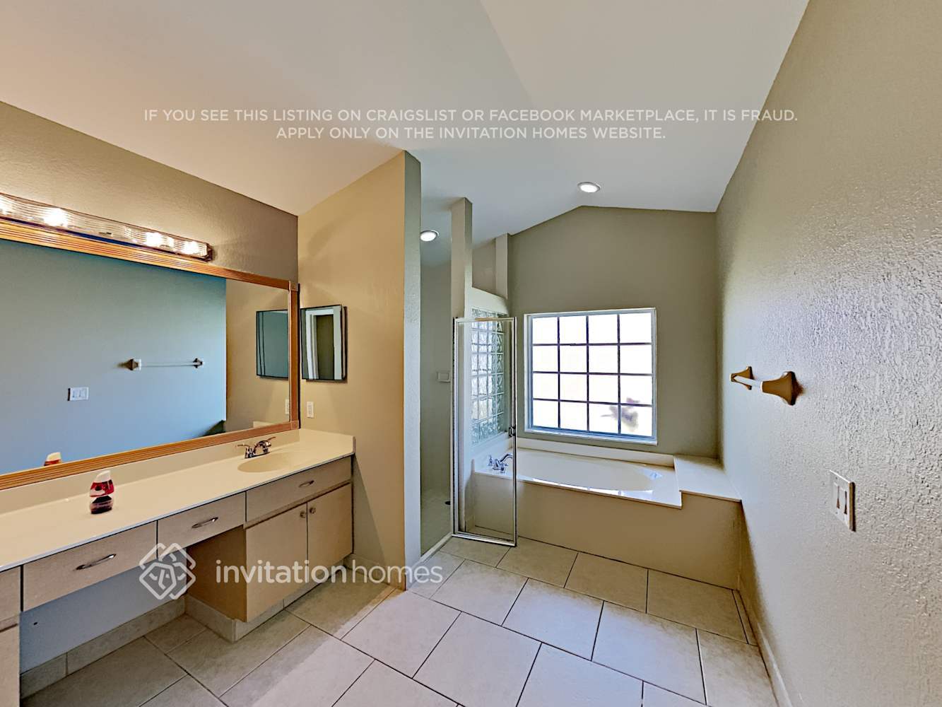 Building Photo - 2293 Stonegate Dr