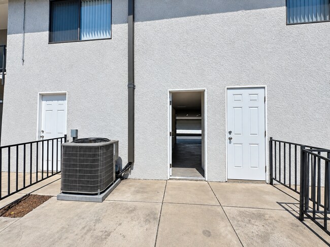 Building Photo - 20703 Roseton Ave