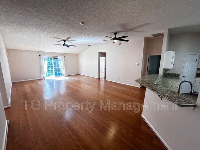 Building Photo - 1449 Blue Heron Ln N