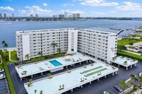 Building Photo - 301 Lake Shore Dr