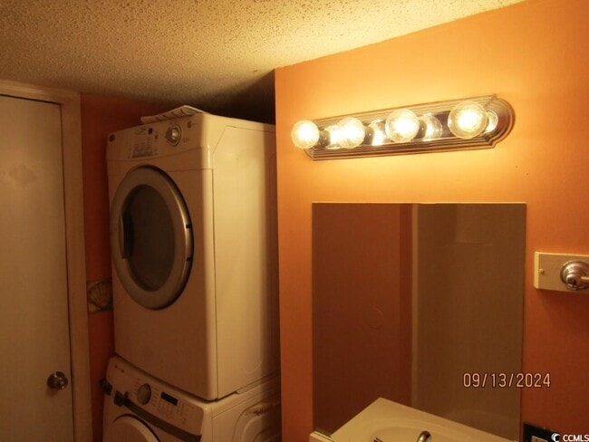 Building Photo - 1500 Cenith Dr