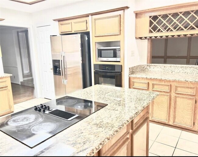 Building Photo - 22527 Wildwood Grove Dr