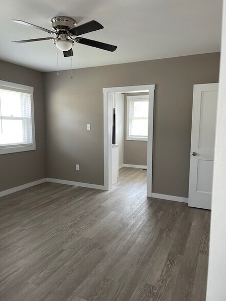 Bedroom - 314 N Rogers St