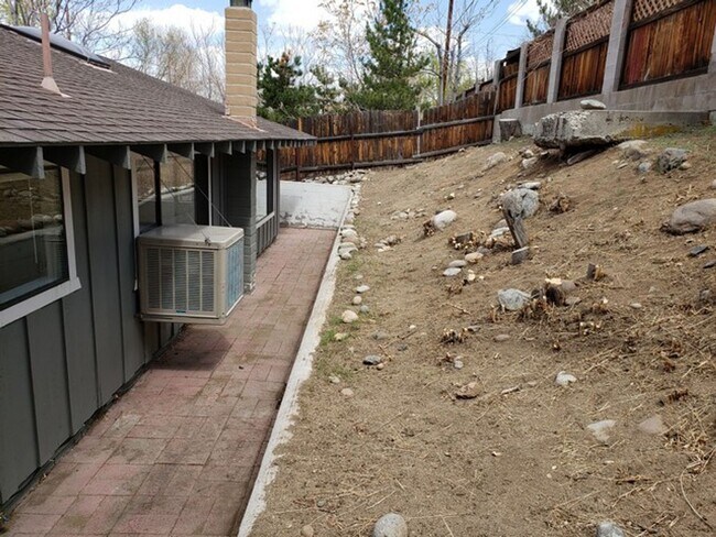 Building Photo - Three Bedroom Home in Midtown District
