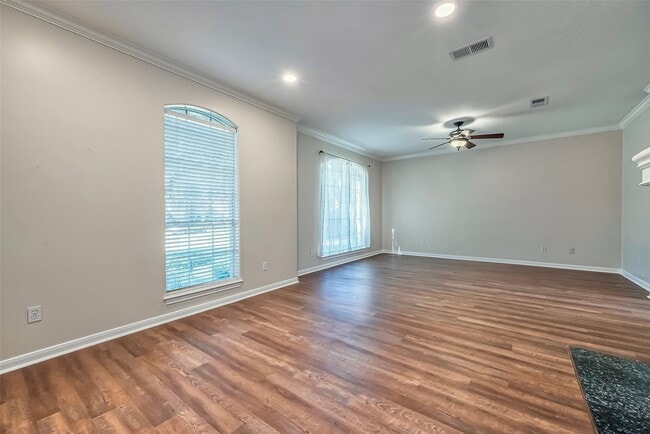 Building Photo - 19 Calleston Ct