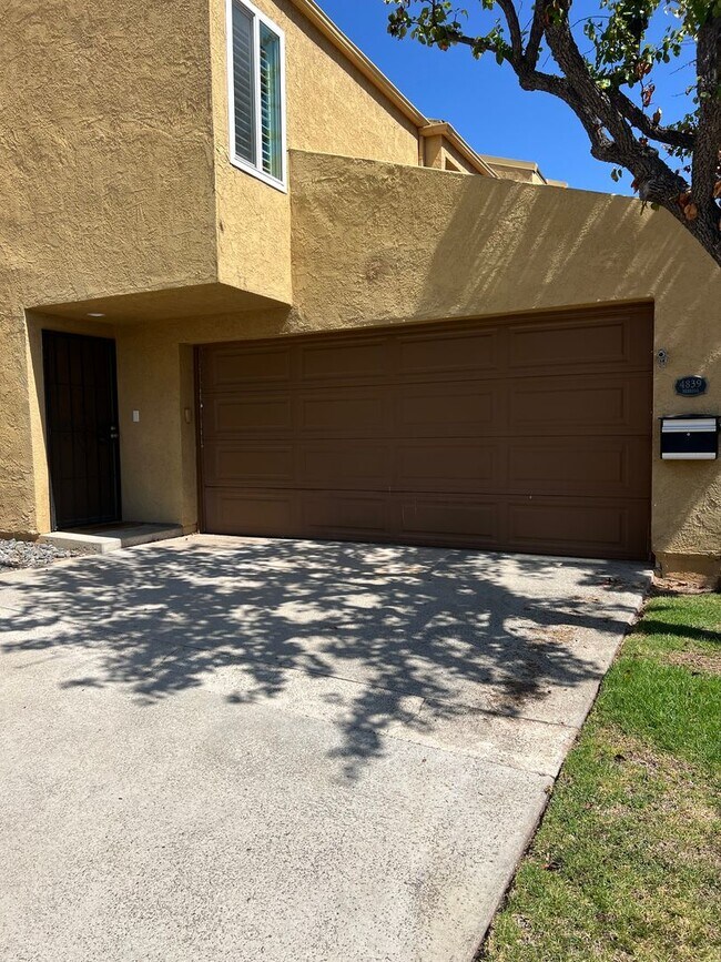 Building Photo - 4 Bed/ 3 Bath Yorba Linda Home with 2 Car Garage