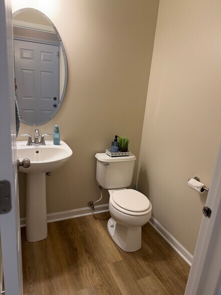 Building Photo - 25408 Cove Ct