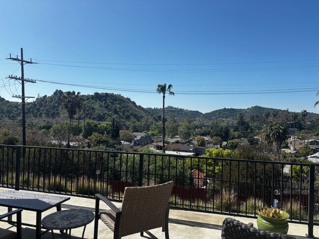 Building Photo - Studio with a view. Close to DTLA, Eagle R...