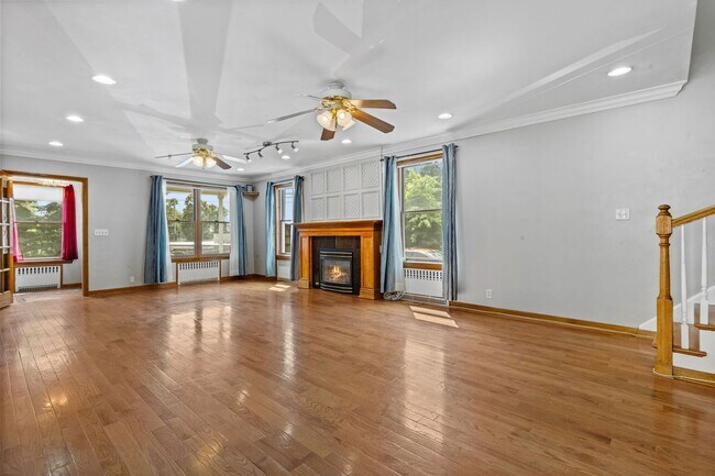 Primary Photo - 74 Myrtle St