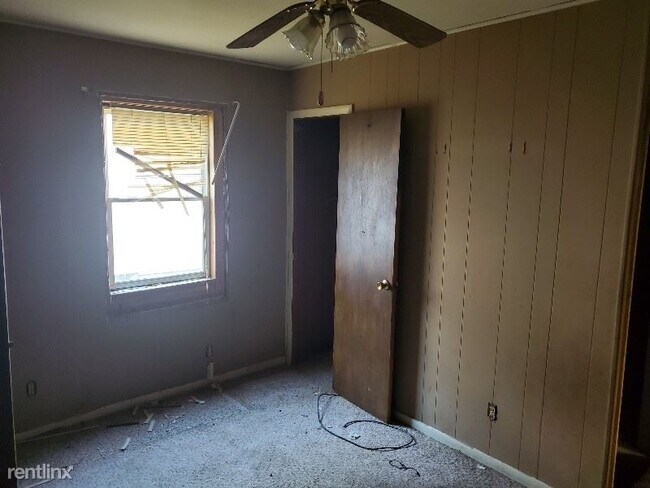 Building Photo - 2 br, 1 bath House - 907 Prairie Street