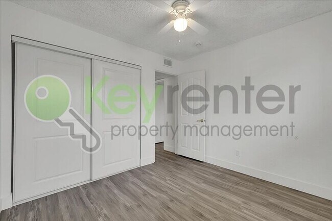 Building Photo - 7331 Florinda Way