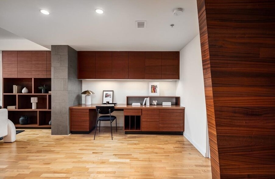 Building Photo - 1431 Pacific Hwy