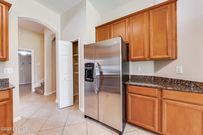 Building Photo - 14000 Red Rock Lake Dr