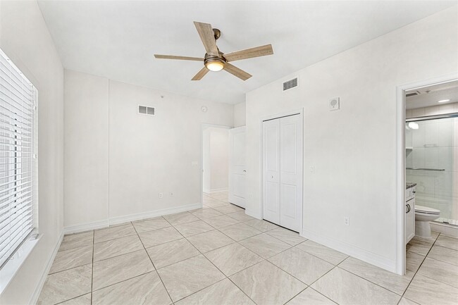 Building Photo - 1435 S Harbor City Blvd