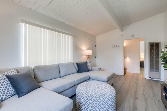 Building Photo - 4114 Fond du Lac Ave