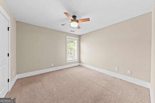 Building Photo - 135 Idlewilde Dr