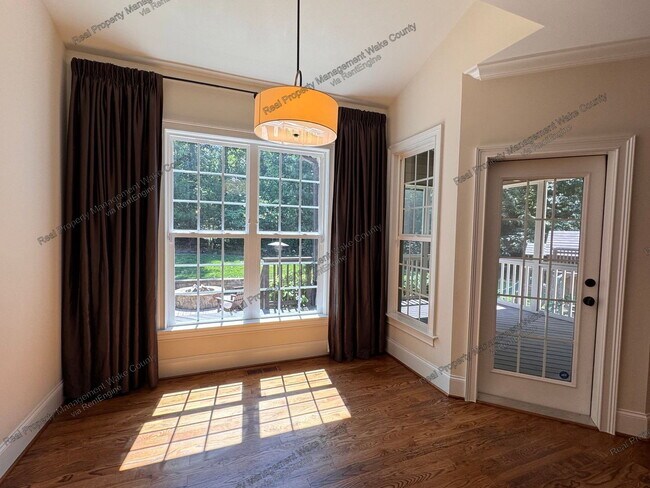 Building Photo - 3353 Cheswick Dr
