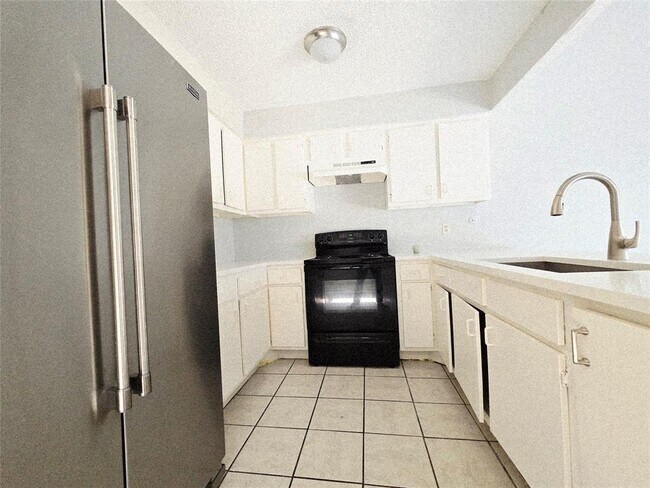 Building Photo - 12625 Newbrook Dr