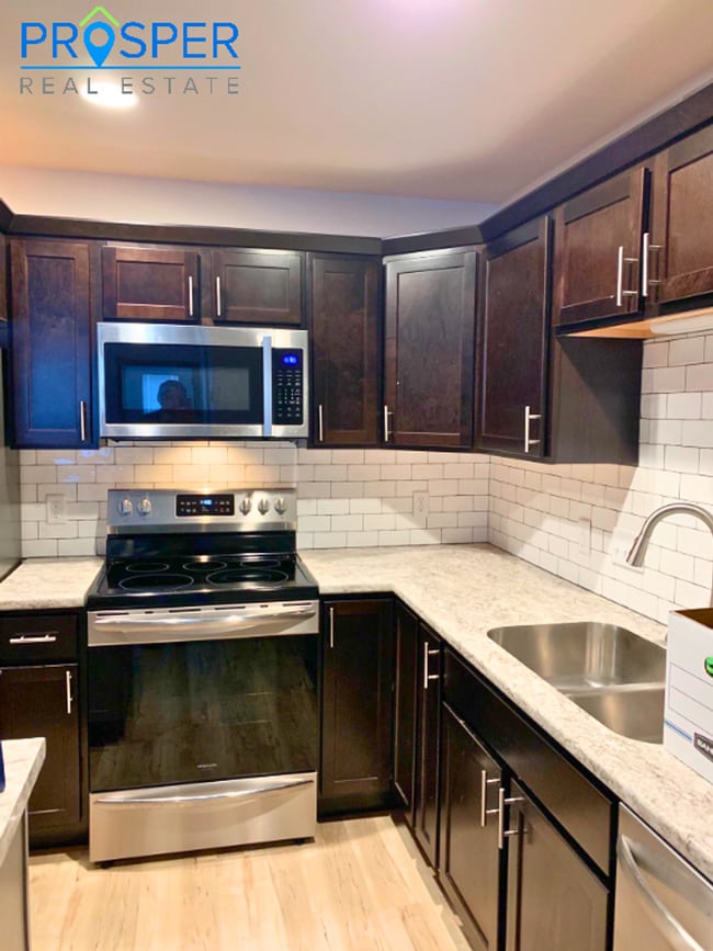 Building Photo - TH341X