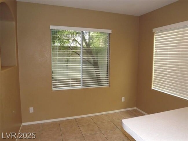 Building Photo - WONDERFUL 3 BEDROOM HOME AT END OF CUL-DE-...