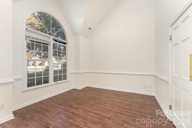 Building Photo - 10010 Gladwick Ct