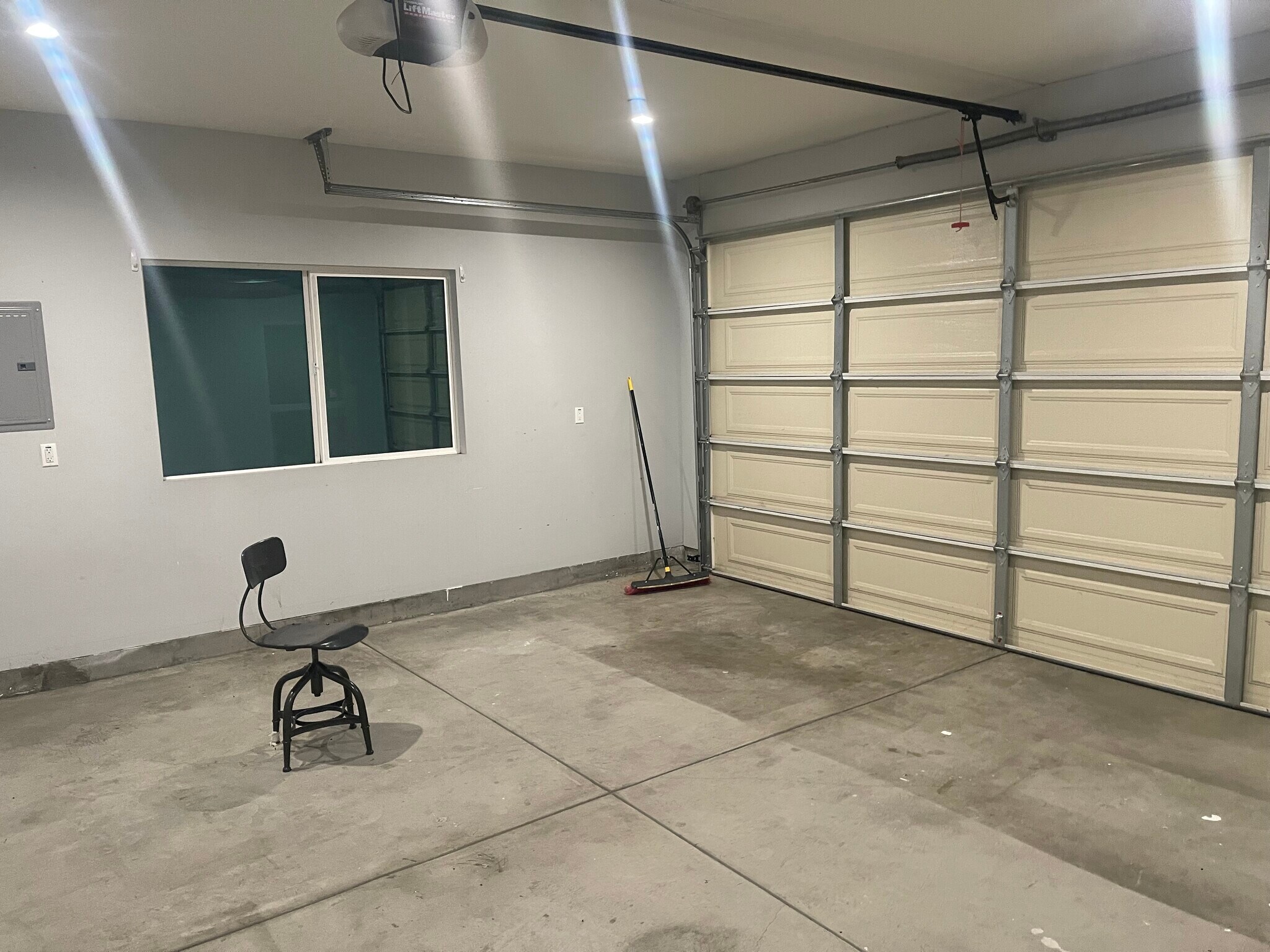 Building Photo - 12662 Bradley Ave