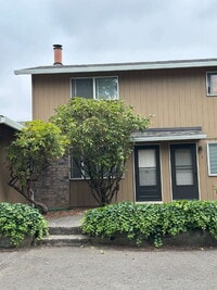 Building Photo - Milwaukie Triplex - 2 Bedroom