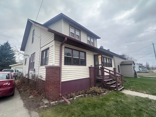 Building Photo - Click the “Apply Now” button or email wapmrentals@gmail.com for a prompt response.