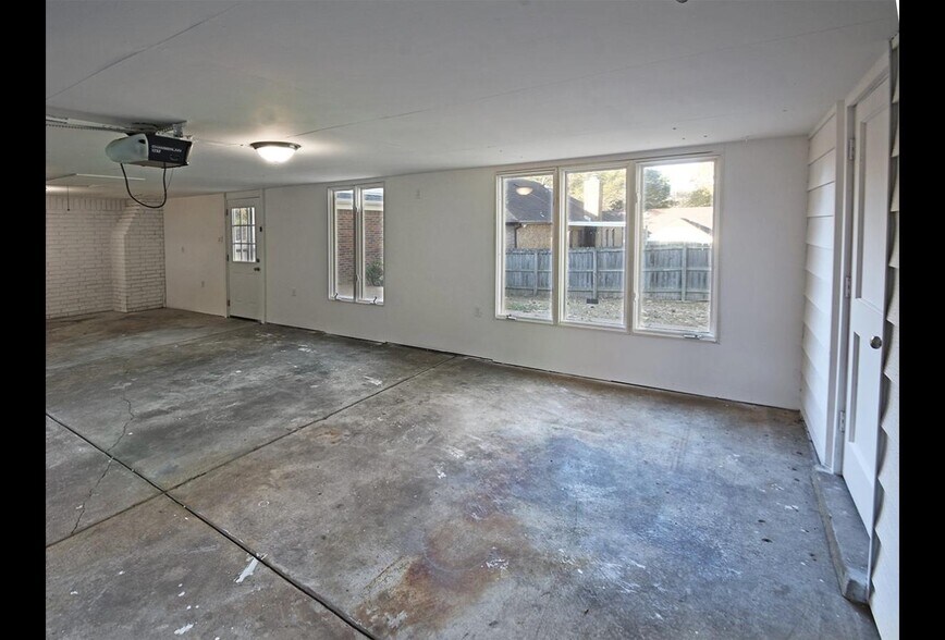 Building Photo - 4972 Ridge Tree Dr