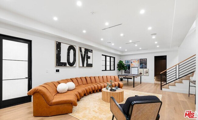 Building Photo - 2565 Patricia Ave