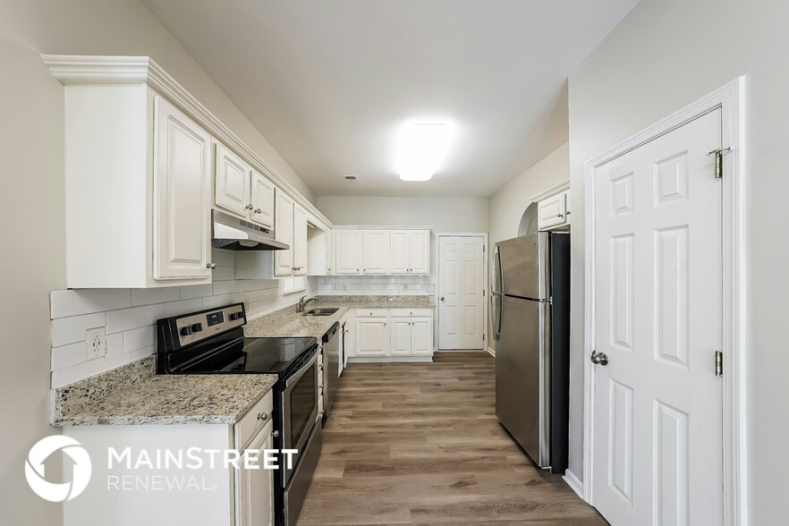 Building Photo - 6127 Hidden Brook Dr