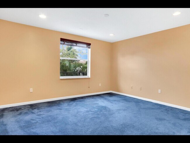 Building Photo - 3043 Hartridge Terrace