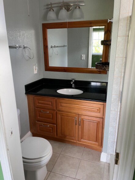 Building Photo - 2715 Cunningham Ave