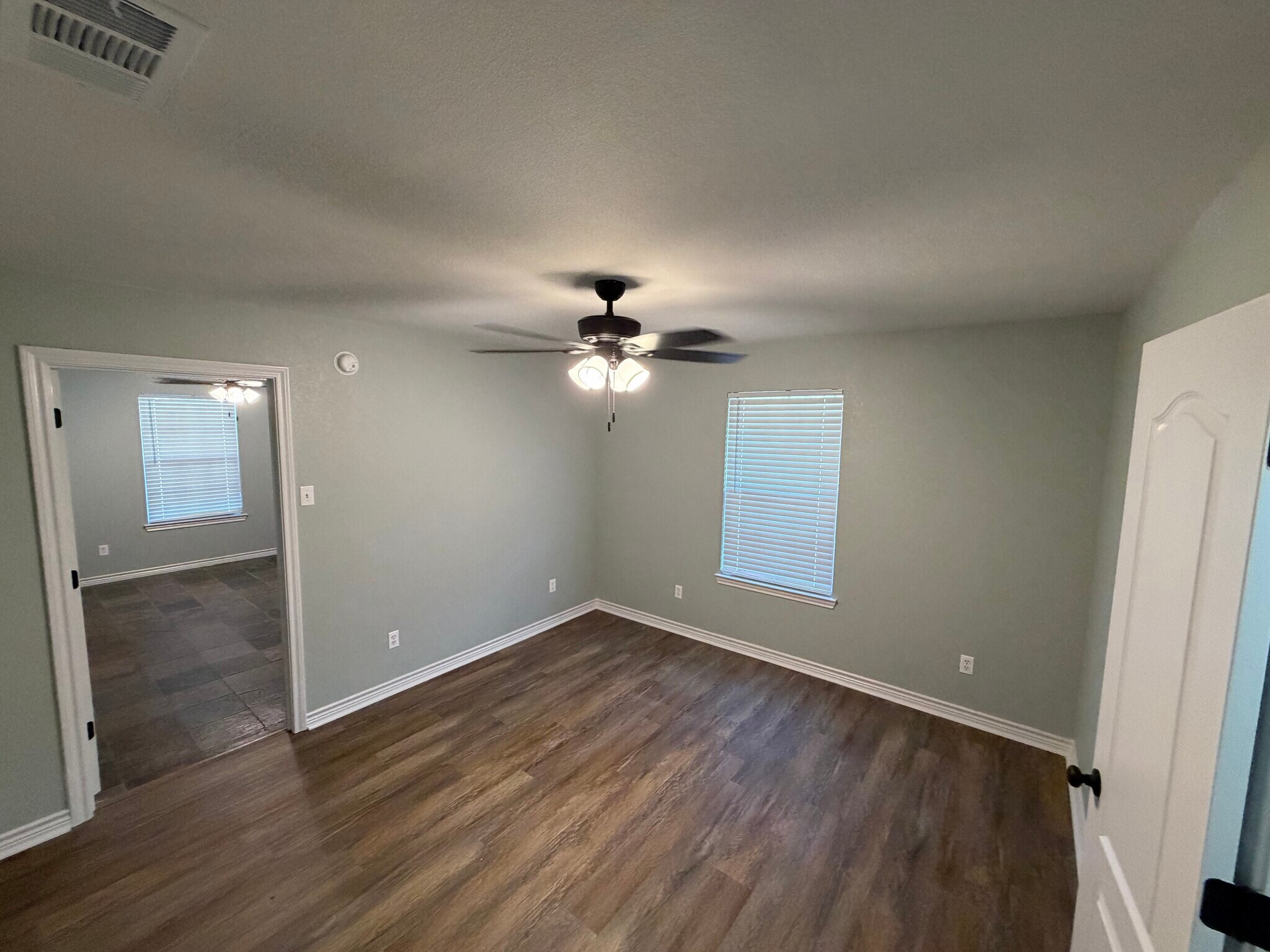Primary Bedroom - 421 W Thomas St
