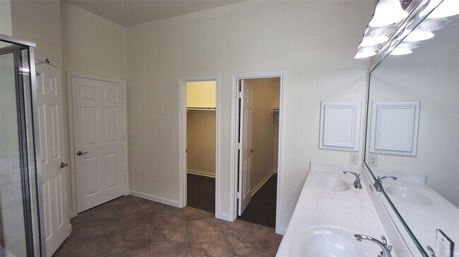 Building Photo - 10615 Cortland Ridge Ln