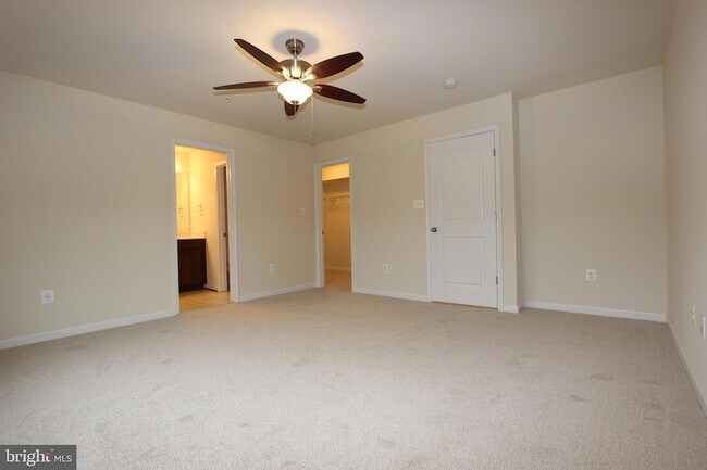 Building Photo - 325 Hersden Ln