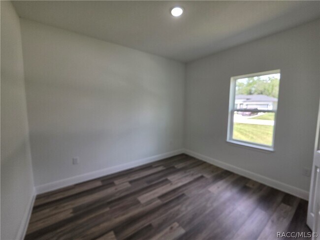 Building Photo - 8125 N Maltese Dr