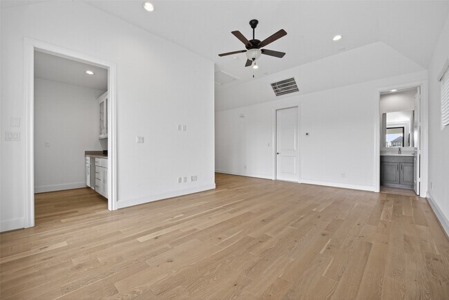 Building Photo - 2713 Kinsley Oaks Dr