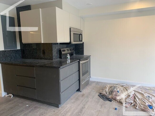 Building Photo - New Building, In-Unit Washer and Dryer, Central Heat/AC, Elevator, Parking for Rent