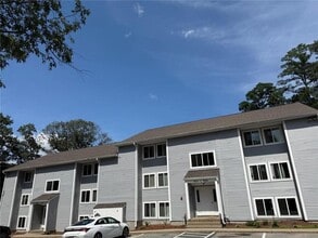 Building Photo - 400 New River Rd