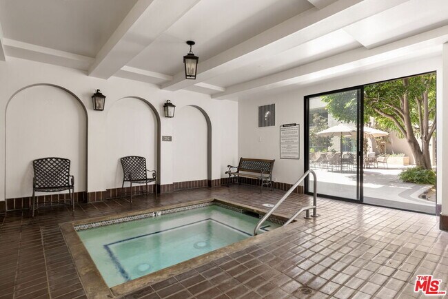 Building Photo - 8455 Fountain Ave