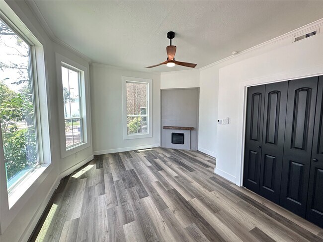 Building Photo - 2001 29th St