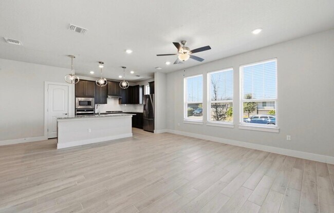 Building Photo - 8401 Orizzonte St