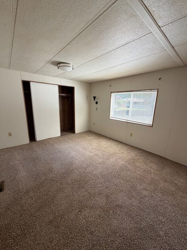 Building Photo - 3 bedroom 2 bath manufactured home in Arlington
