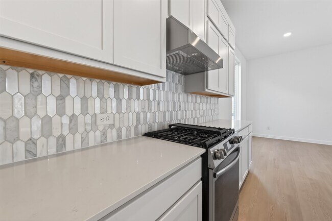 Building Photo - 21619 Colonial Medow Creek Trl