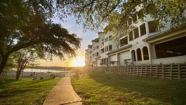 Building Photo - 3404 American Dr