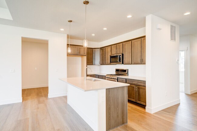 Building Photo - New Peaceful Retreat